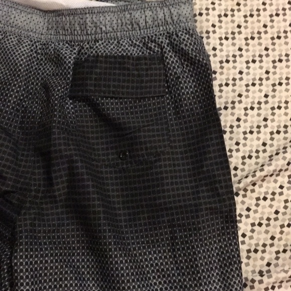 NWOT Body glove swim trunks XL (18) - Picture 5 of 7